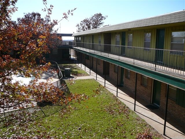 Villa Madrid Apartments - Villa Madrid Apartments