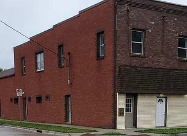 Building Photo - 2447 E Walnut Street
