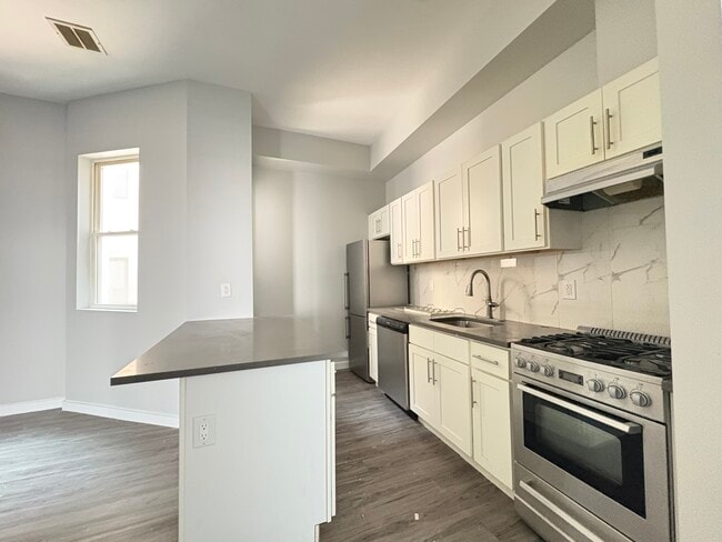 Building Photo - 88 Clinton Ave Rental