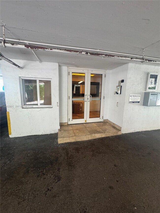 Photo - 910 Michigan Ave Unit 405