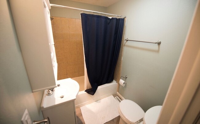 Building Photo - Charming Englewood Home | 3 Bed + 2 Bath Near South Broadway & Harvard Gulch