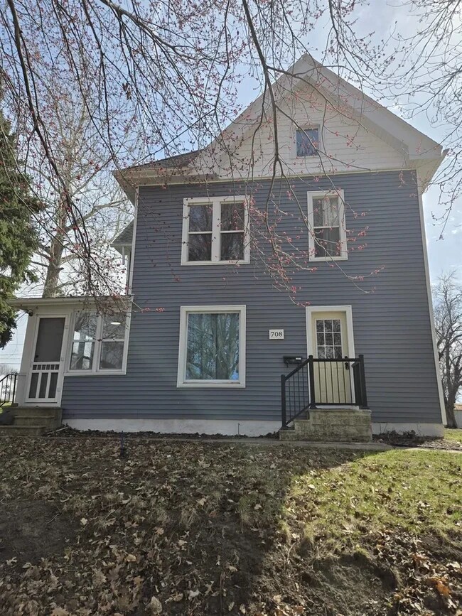 708 Park St