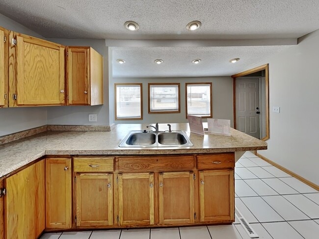 Photo - 4748 W 125th St