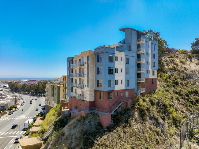 Building Photo - Highpoint Terrace Rental