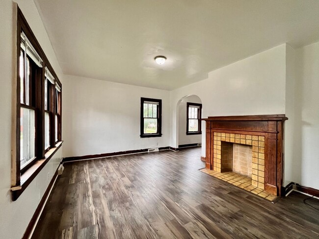 Photo - 4158 Mayfield Dr Unit Lower