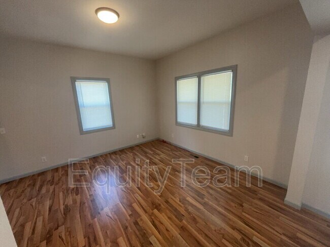 Photo - 27 Ferndale Ave