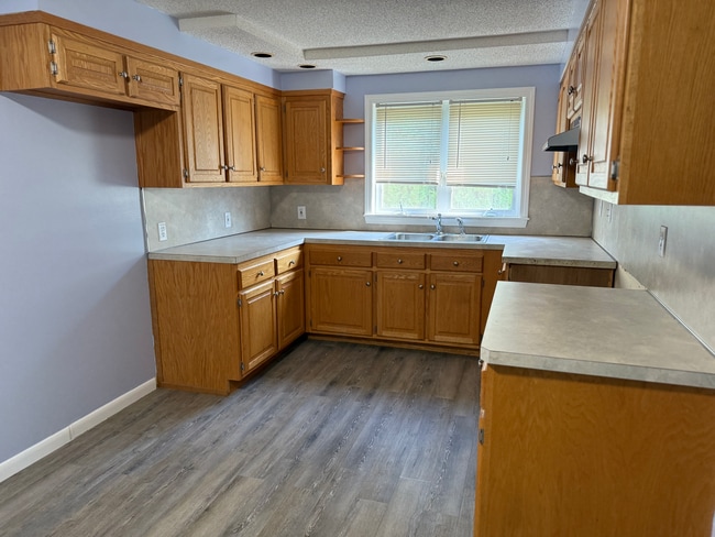 Building Photo - 31 Mattabassett St Unit 2 Rental