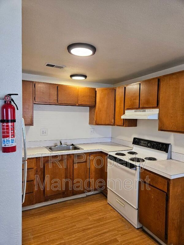 Photo - 300 W Union Ave