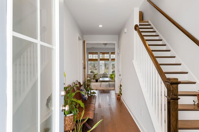 Photo - 110 Hawthorne Landing Dr