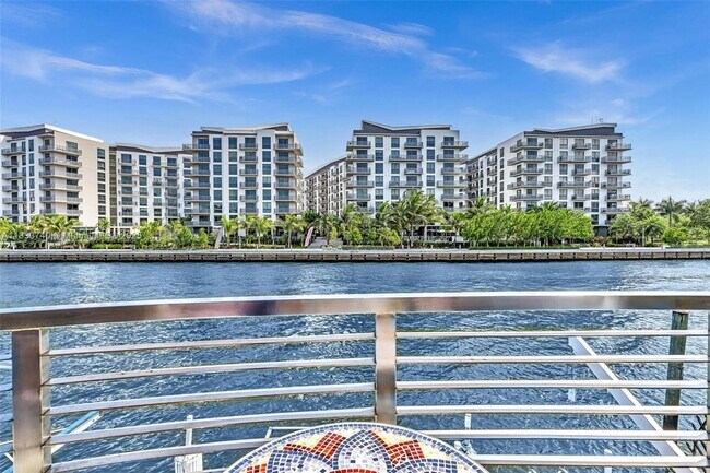 Photo - 1044 NW N River Dr