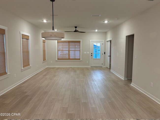 Photo - 2208 Warbler St