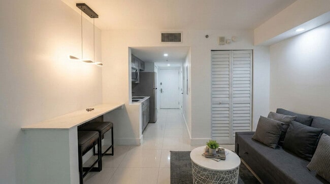 Photo - 1 SE 12th St Unidad SI FL21-ID1022205P