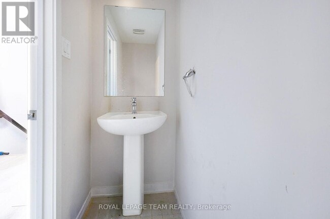 Photo - 966 Chapman Mills Dr