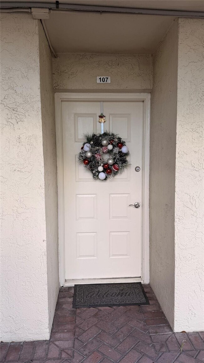 Photo - 110 Lake Emerald Dr Unit 107