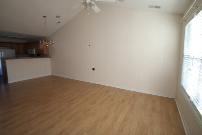 Photo - 1555 Tiana Way