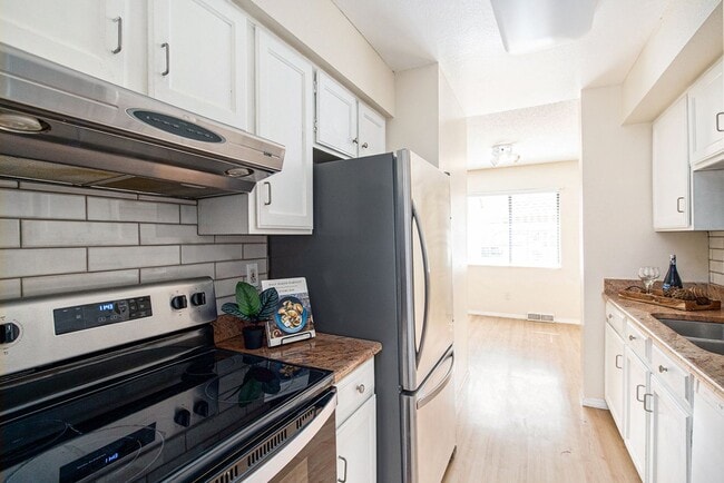Well Maintained 2 Bed, 2 Bath Townhome in ... - Well Maintained 2 Bed, 2 Bath Townhome in ...