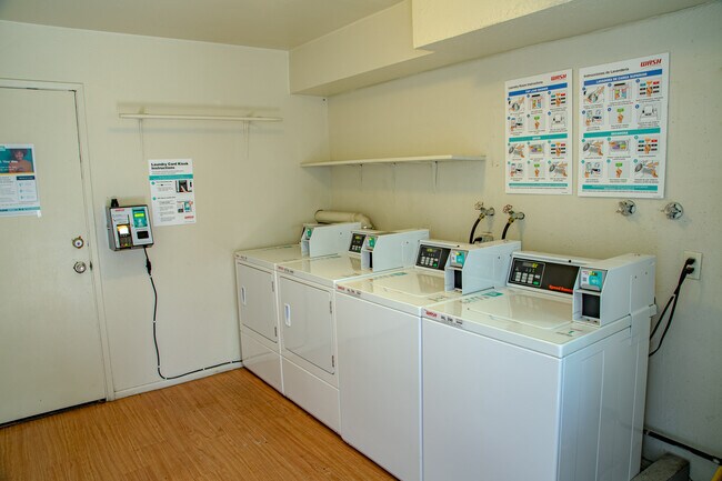 Photo - The Chaparral Apartments