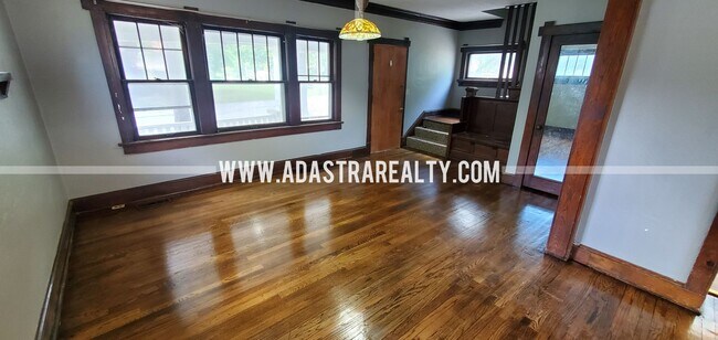 Photo - Amazing Historic Independence Home-Available NOW!!