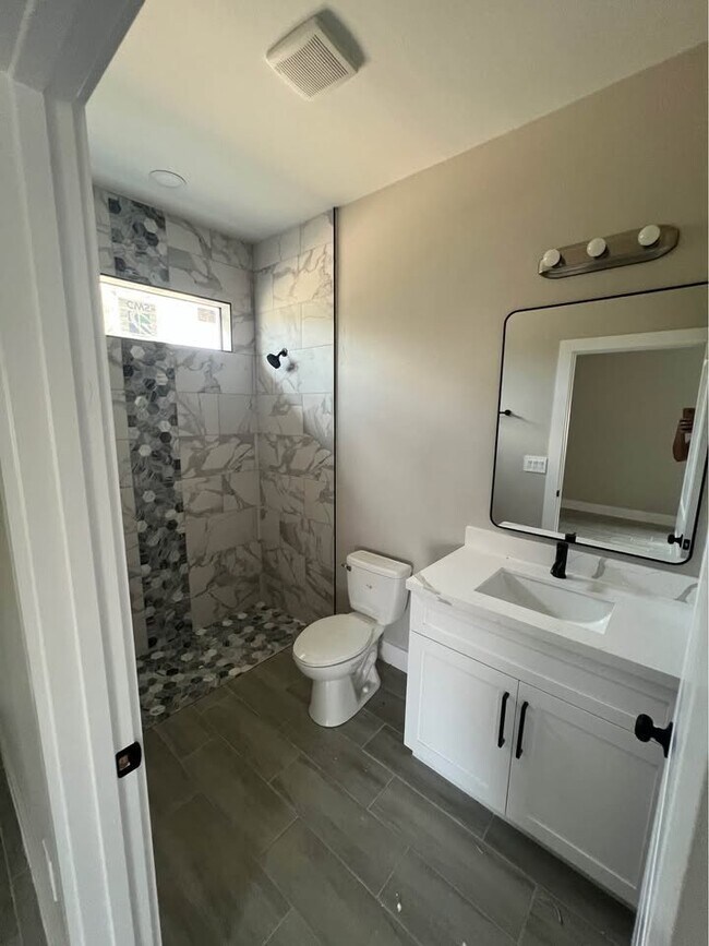 Photo - 743 Meadow Rd