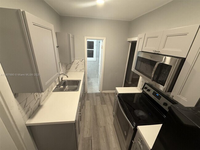 Photo - 35 NW 57th St