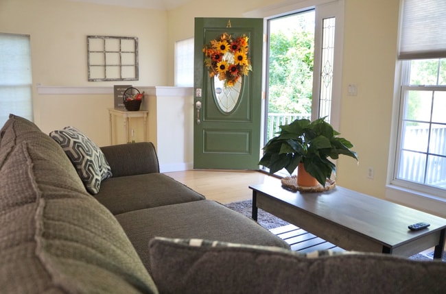 Photo - 2004 Utica Pike