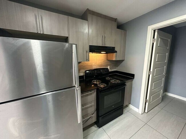 Photo - 1421 W Harrison Ave