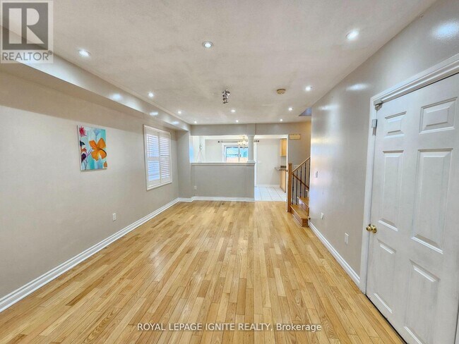 Photo - 6 Trevino Crescent