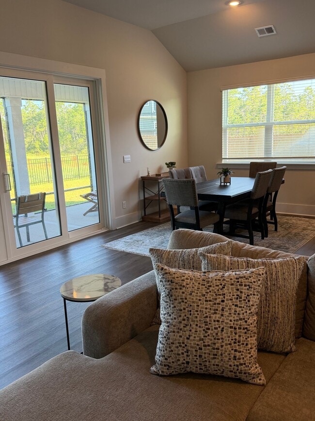 Photo - 5093 Roundhead Dr