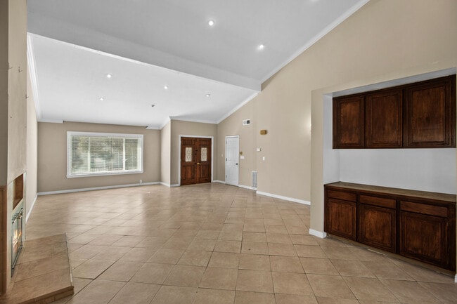 Photo - 18123 Delano St