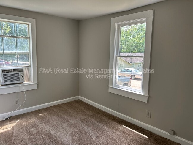 Photo - 722 English St