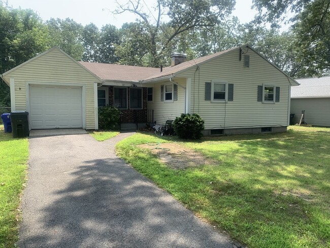 Building Photo - 87 Carnavon Cir Rental