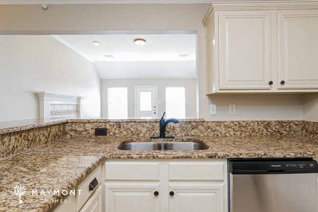 Photo - 3000 Huntington Ct