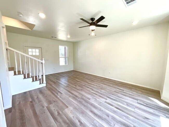 Photo - 1202 Mystic Dr