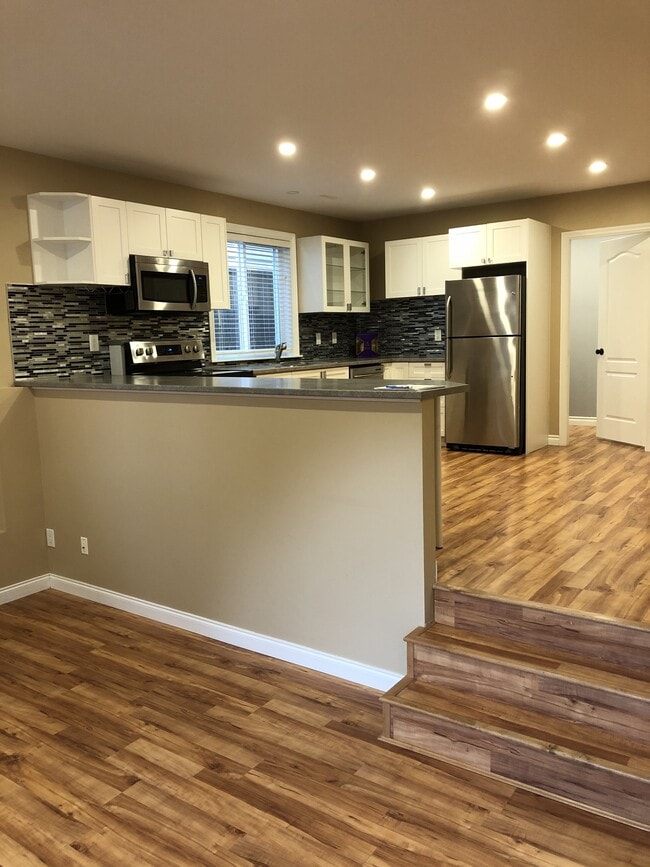 Photo - 32458 Egglestone Ave