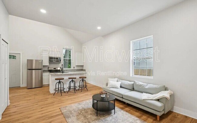 Photo - 941 King Ave