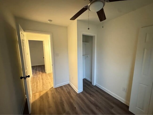 Photo - 122 Oak St