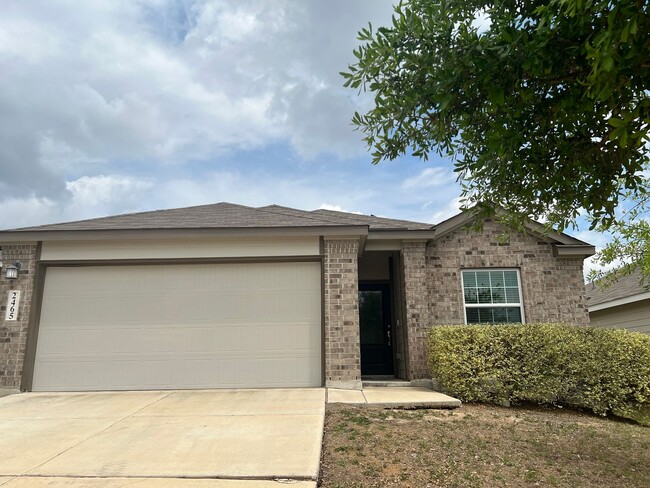 Building Photo - 3/2 in VOSS FARMS