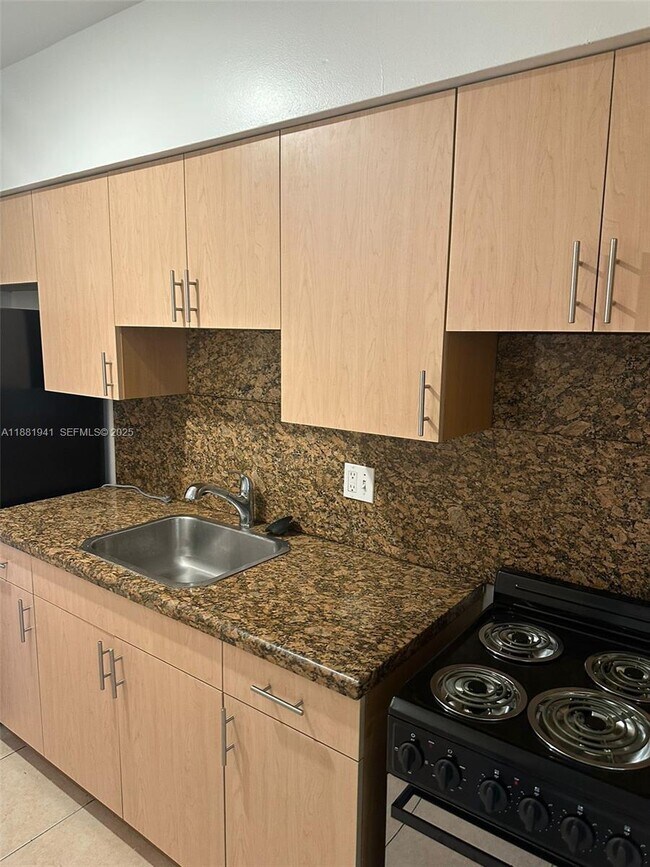 Photo - 12605 NE 13th Ave Unit 3