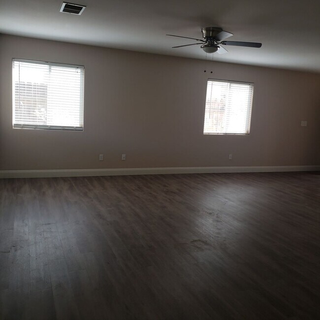 Photo - 11808 Cedar Bluff Ave