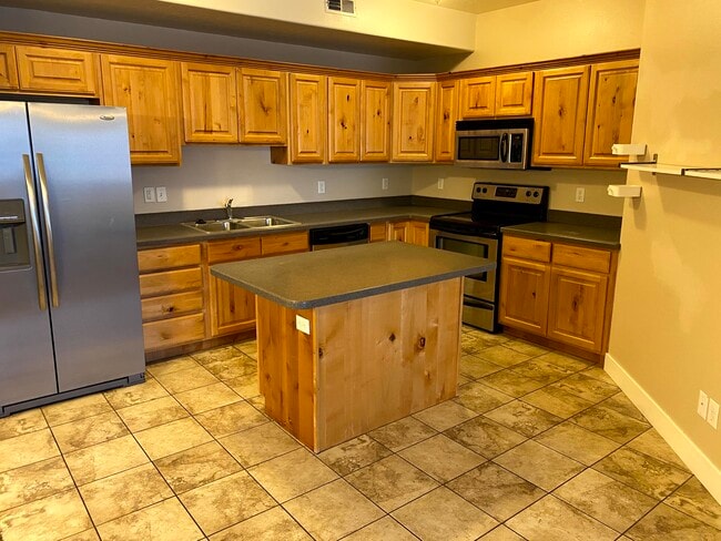 Building Photo - 389 S State St Unit 20 Rental