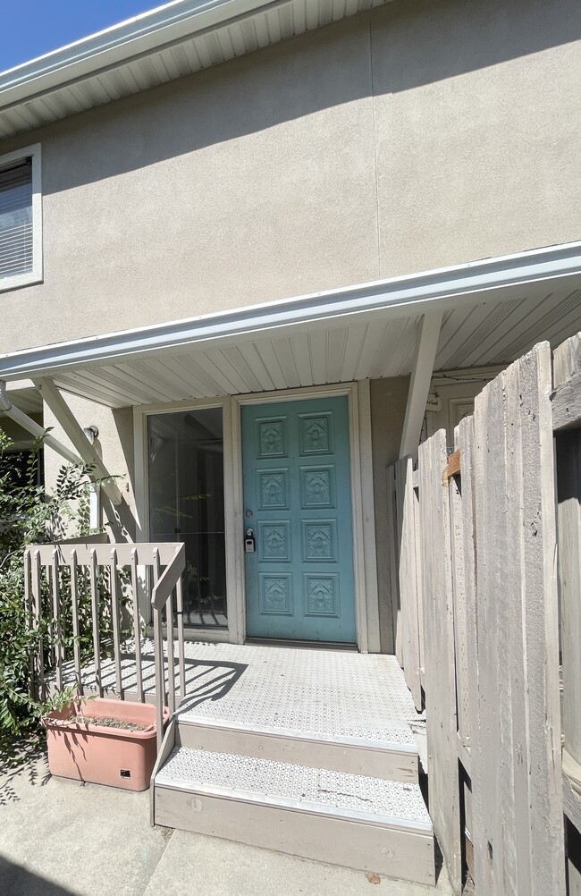 Building Photo - 1871 Monterey Dr Rental