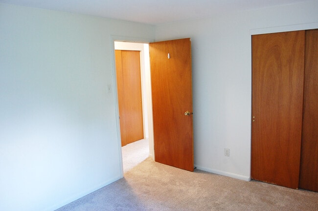 Photo - 979 Glasgow St