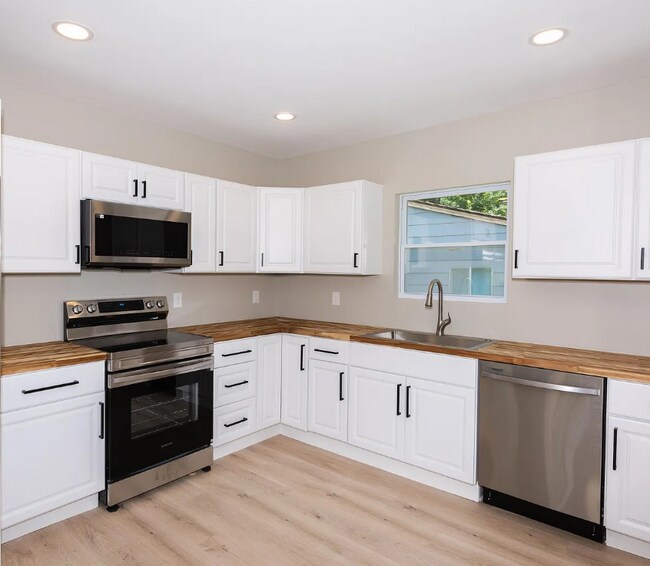 Photo - 830 Vermont Ave