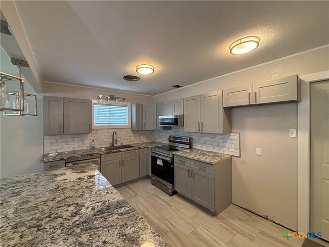 Photo - 2502 E Poplar Ave