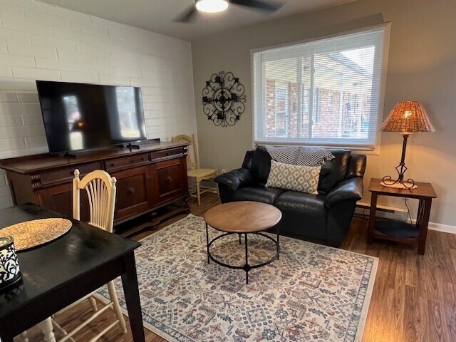 Photo - 320 N Jefferson St