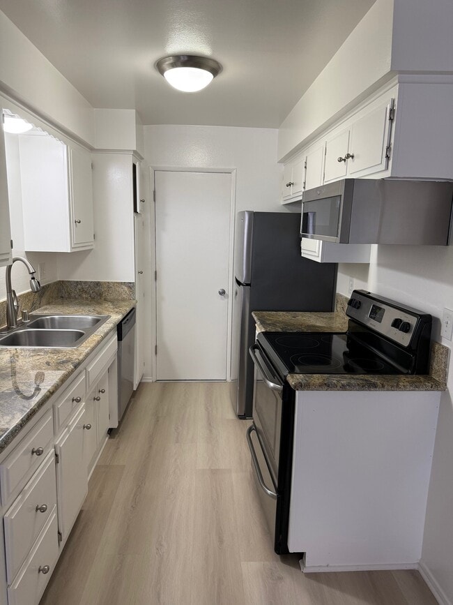 Photo - 309 S Sherbourne Dr Unidad 304