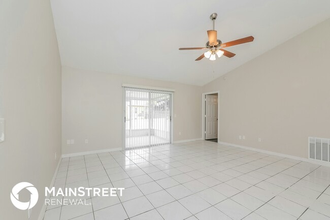 Photo - 807 Savona Pl