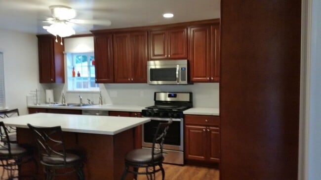 Photo - 1616 Tamarack Rd