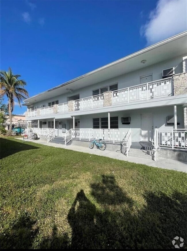 Building Photo - 7600 Dickens Ave Unit 3 Rental