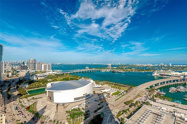 Building Photo - 398 NE 5th St Unit 2802